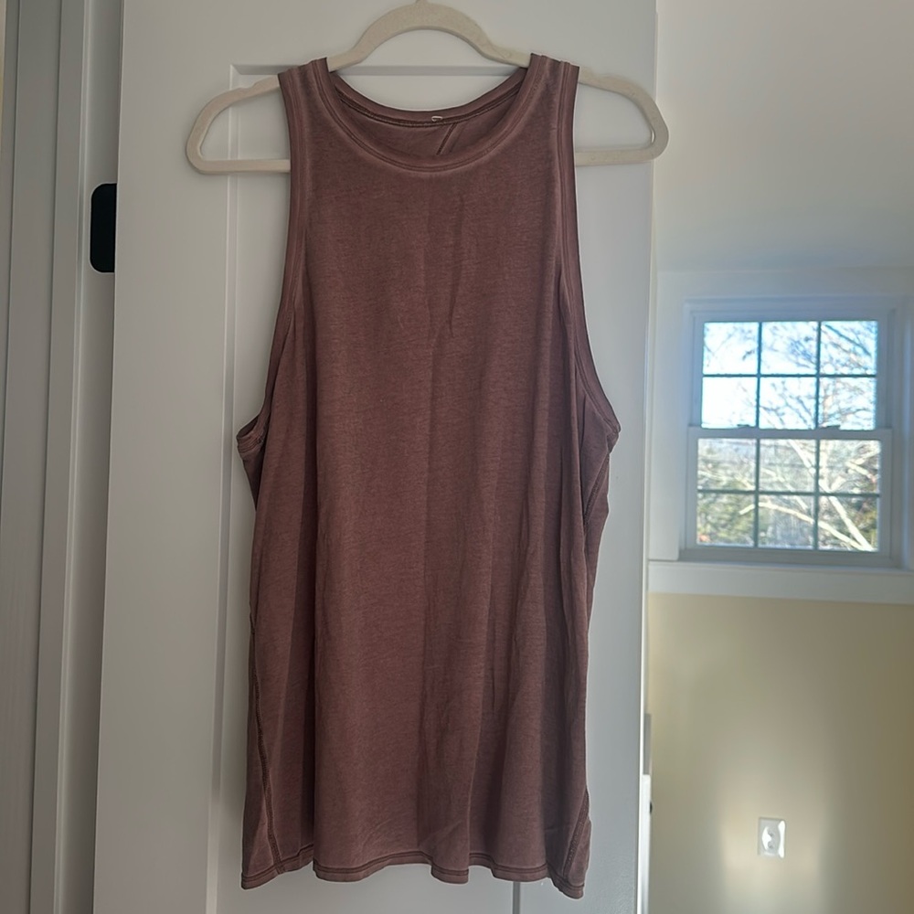 Lululemon tank